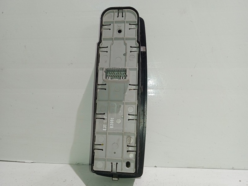 Recambio de mando elevalunas delantero izquierdo para renault megane iii grandtour (kz0/1) 2.0 tce (kz0k, kz1t) referencia OEM I