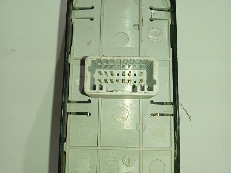 Recambio de mando elevalunas delantero izquierdo para renault megane iii grandtour (kz0/1) 2.0 tce (kz0k, kz1t) referencia OEM I