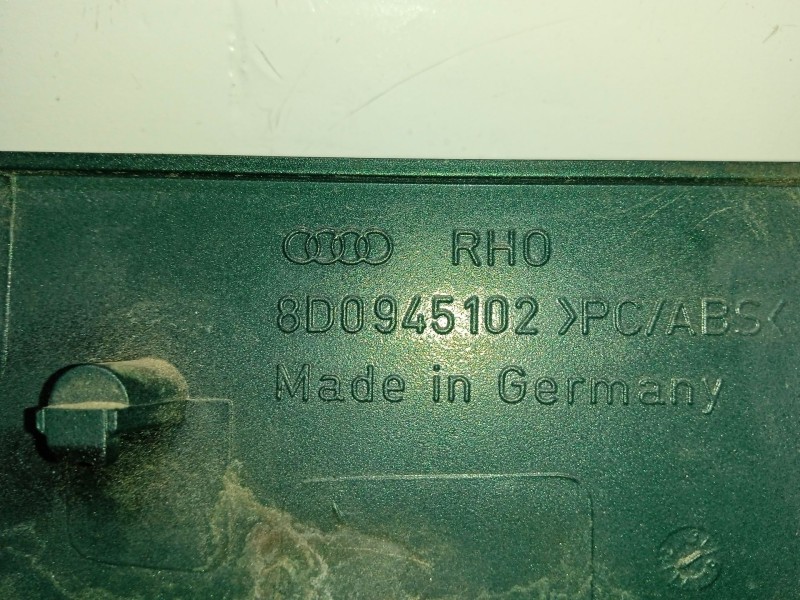 Recambio de moldura para audi a4 b5 (8d2) 1.9 tdi referencia OEM IAM 8D0945102  
