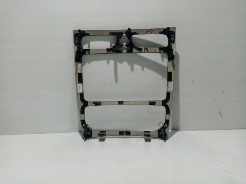 Recambio de mascara central de salpicadero para mercedes-benz clase c (w203) c 180 (203.035) referencia OEM IAM A2036804639  