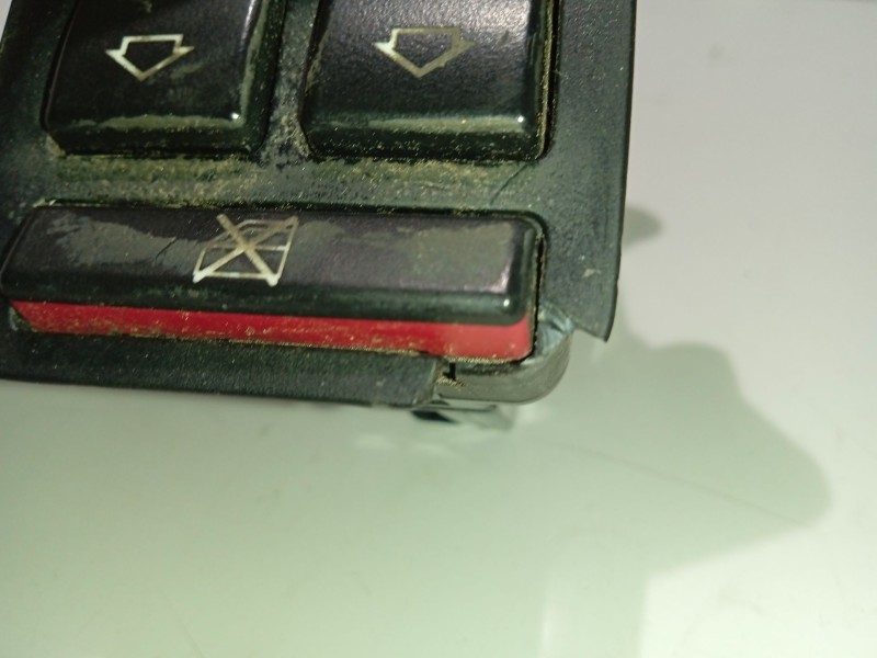 Recambio de mando elevalunas delantero izquierdo para bmw 5 (e39) 520 i referencia OEM IAM 6904306  