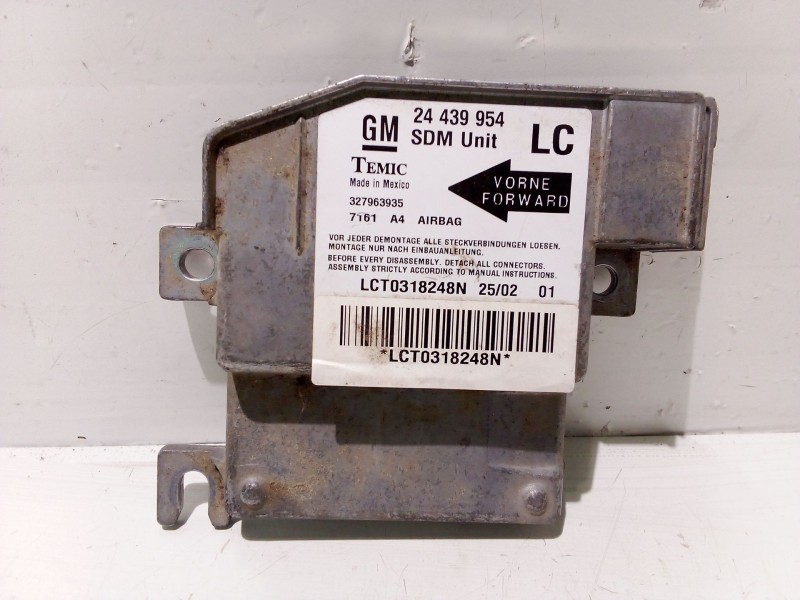 Recambio de centralita airbag para opel corsa c referencia OEM IAM 24439954  