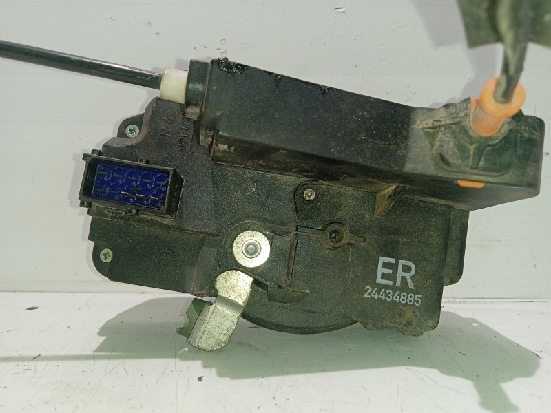 Recambio de cerradura puerta delantera derecha para opel corsa c referencia OEM IAM 24434885  