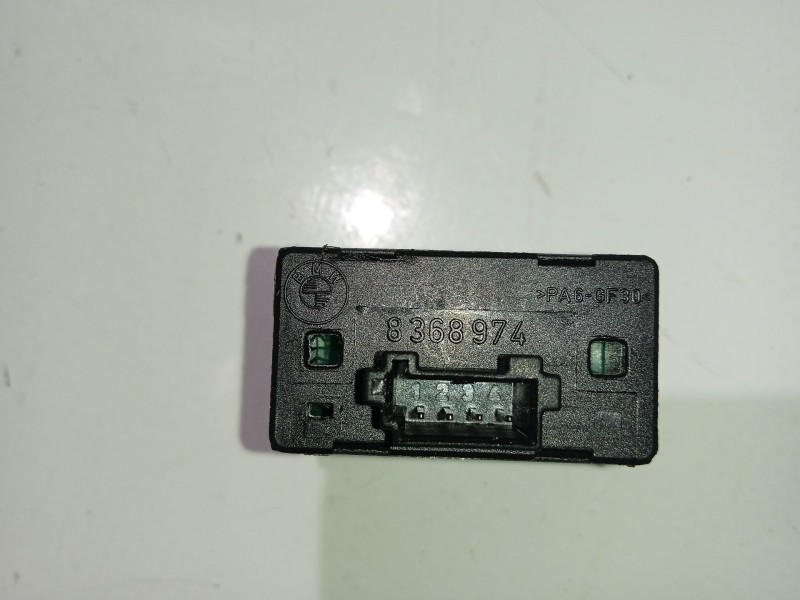 Recambio de mando elevalunas trasero izquierdo para bmw 5 (e39) 520 i referencia OEM IAM 8368974  