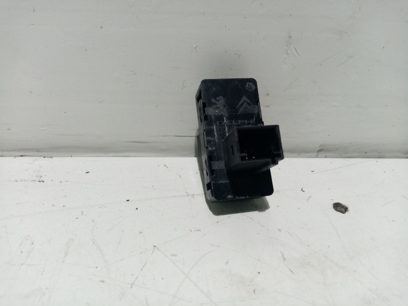 Recambio de mando elevalunas trasero derecho para peugeot 308 i (4a_, 4c_) 2.0 hdi referencia OEM IAM 649030  