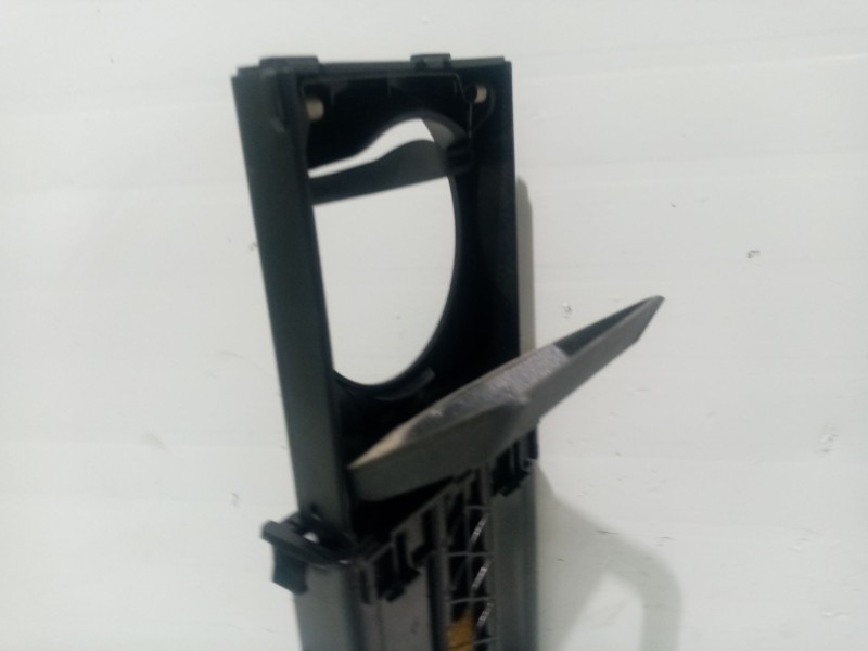 Recambio de posavasos para renault laguna iii 2.0 dci diesel cat referencia OEM IAM 275000001R  