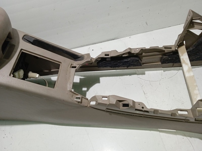 Recambio de apoyabrazos central para toyota rav 4 iii (_a3_) 2.2 d 4wd (ala30_) referencia OEM IAM 5890142051E1  