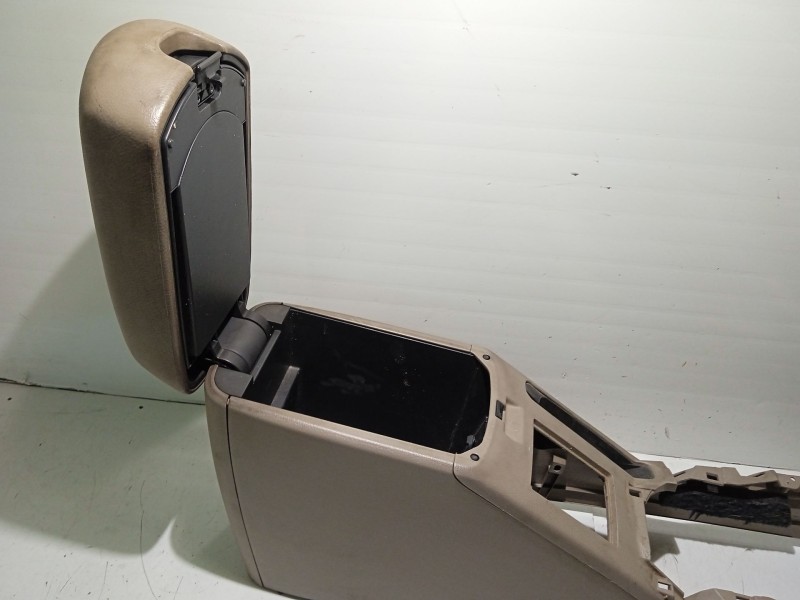 Recambio de apoyabrazos central para toyota rav 4 iii (_a3_) 2.2 d 4wd (ala30_) referencia OEM IAM 5890142051E1  