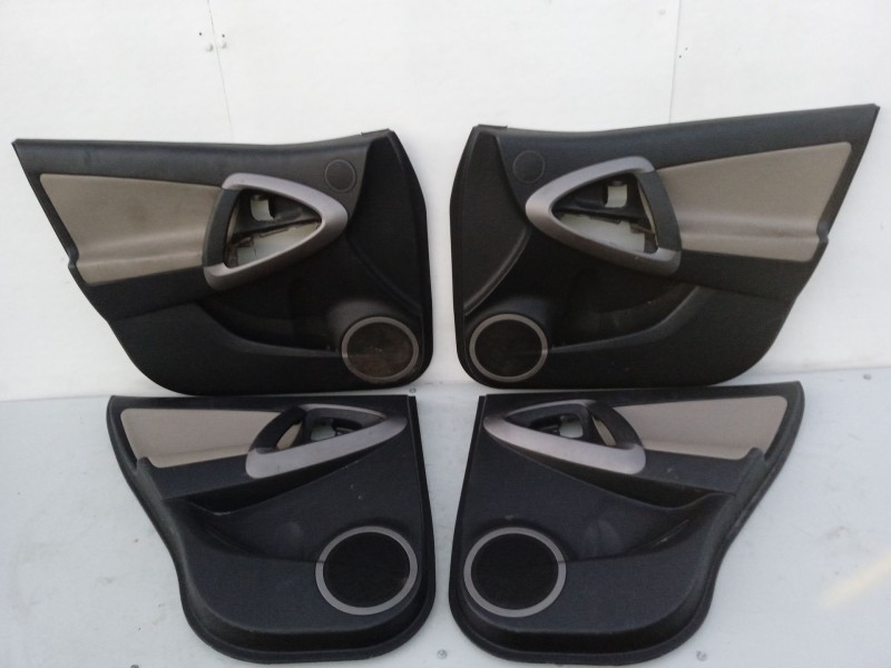 Recambio de juego tapizados / cartoneras para toyota rav 4 iii (_a3_) 2.2 d 4wd (ala30_) referencia OEM IAM 6761042770B6 6764042
