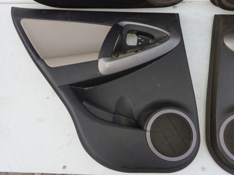 Recambio de juego tapizados / cartoneras para toyota rav 4 iii (_a3_) 2.2 d 4wd (ala30_) referencia OEM IAM 6761042770B6 6764042