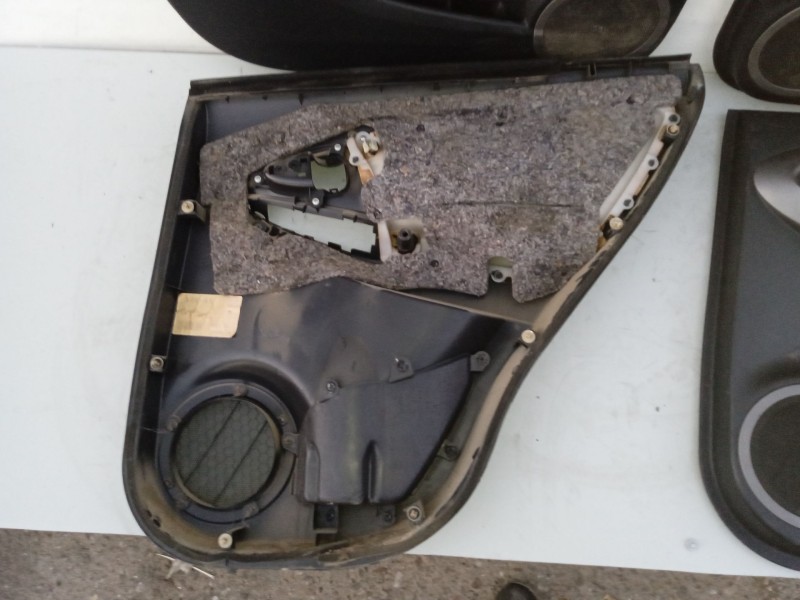 Recambio de juego tapizados / cartoneras para toyota rav 4 iii (_a3_) 2.2 d 4wd (ala30_) referencia OEM IAM 6761042770B6 6764042