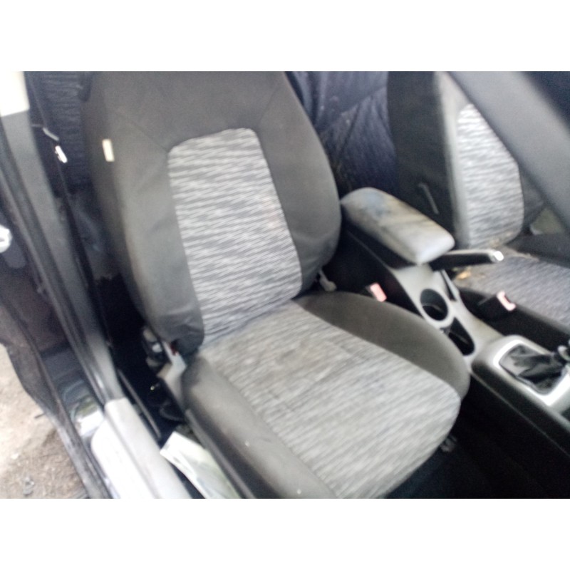 Recambio de asiento delantero derecho para kia cee´d referencia OEM IAM   