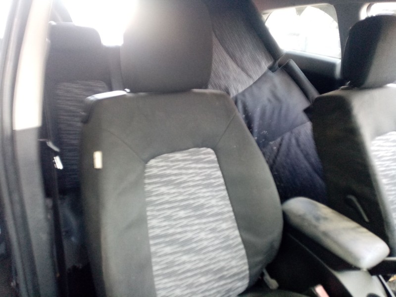 Recambio de asiento delantero derecho para kia cee´d referencia OEM IAM   