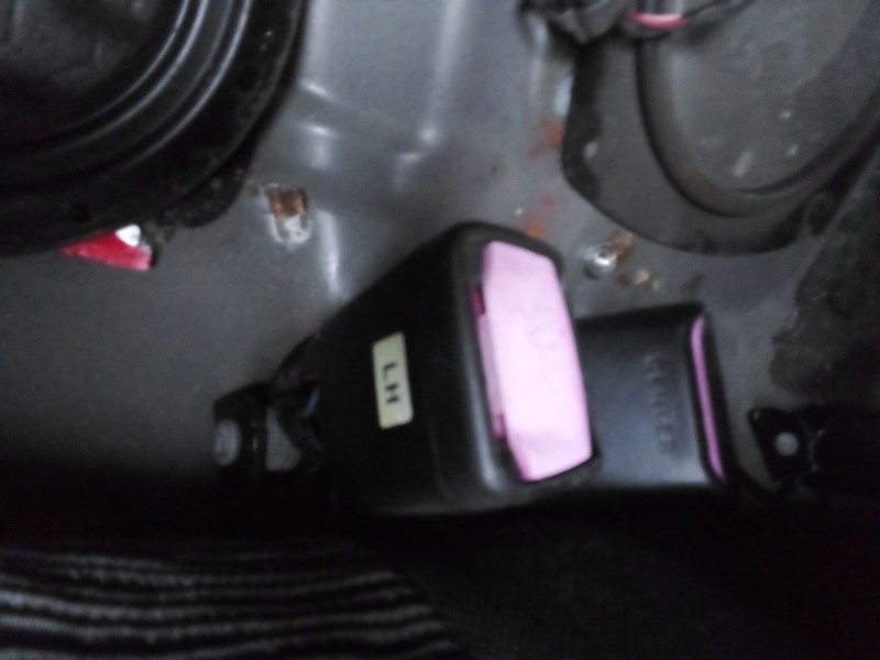 Recambio de anclaje cinturon trasero derecho para kia cee´d referencia OEM IAM 898401H000EQ  