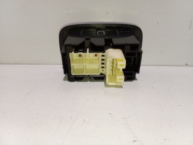 Recambio de mando elevalunas trasero derecho para toyota auris (_e15_) 1.4 d-4d (nde150_) referencia OEM IAM 848100D030  