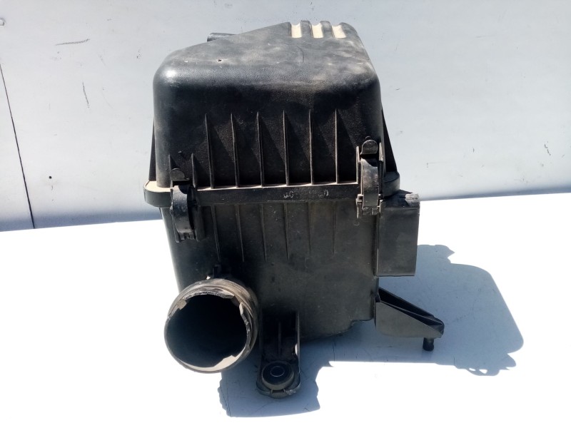 Recambio de caja filtro de aire para kia cee´d referencia OEM IAM 281122H200  
