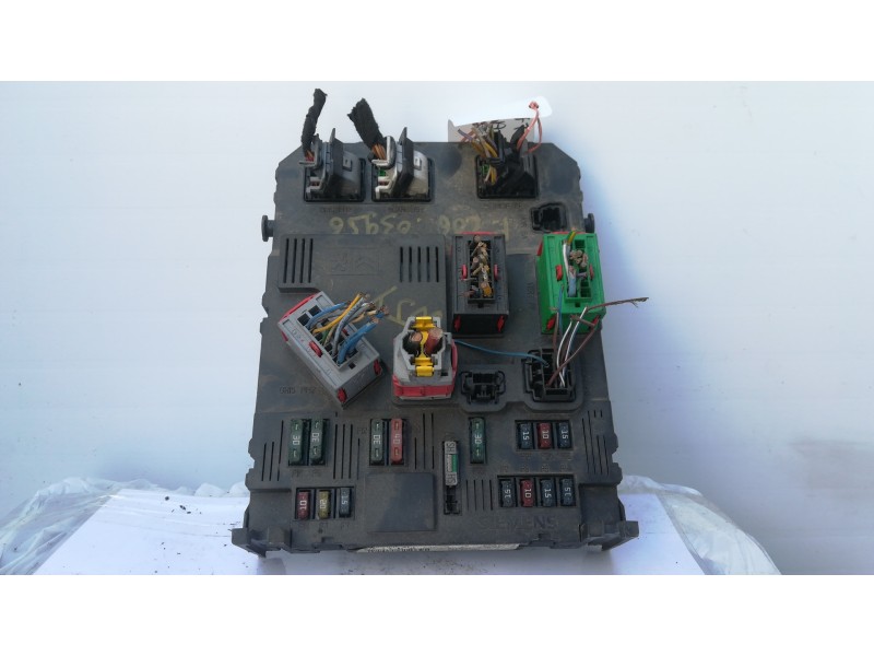 Recambio de caja reles / fusibles para peugeot 206 berlina 1.9 diesel   |   0.98 - ... | 1998 | 69 cv / 51 kw referencia OEM IAM