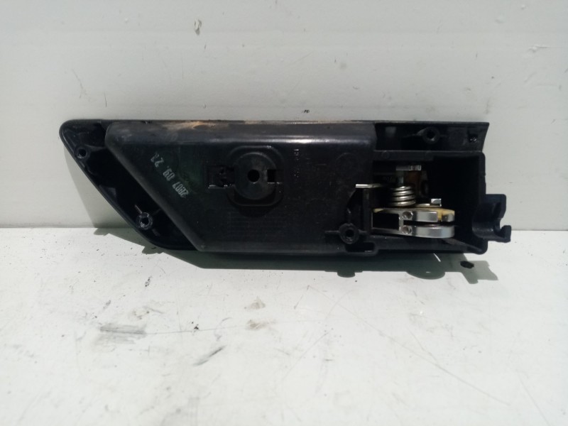 Recambio de maneta interior delantera izquierda para kia cee´d referencia OEM IAM 826101H300  