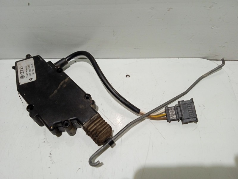 Recambio de motor cierre centralizado porton para volkswagen caravelle referencia OEM IAM 701959783B  