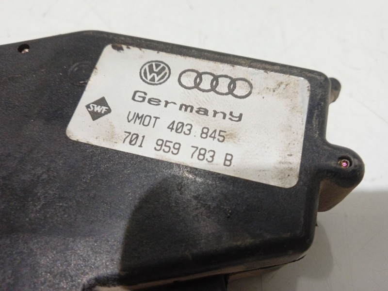 Recambio de motor cierre centralizado porton para volkswagen caravelle referencia OEM IAM 701959783B  