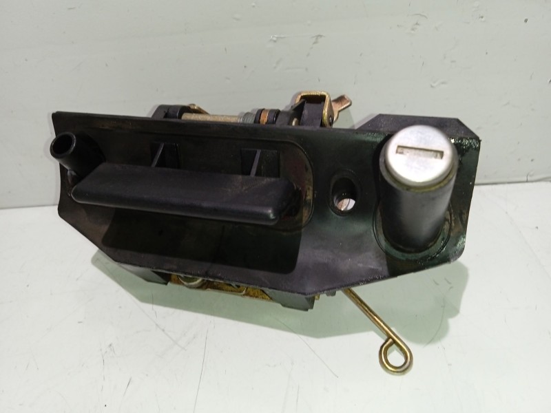 Recambio de maneta exterior porton para volkswagen caravelle referencia OEM IAM 70382923C  