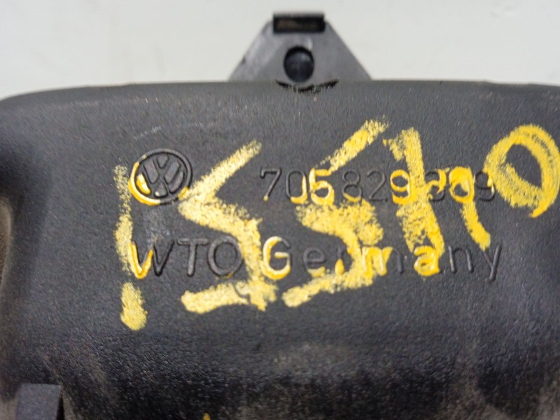 Recambio de maneta interior trasera derecha para volkswagen caravelle referencia OEM IAM 705829309  