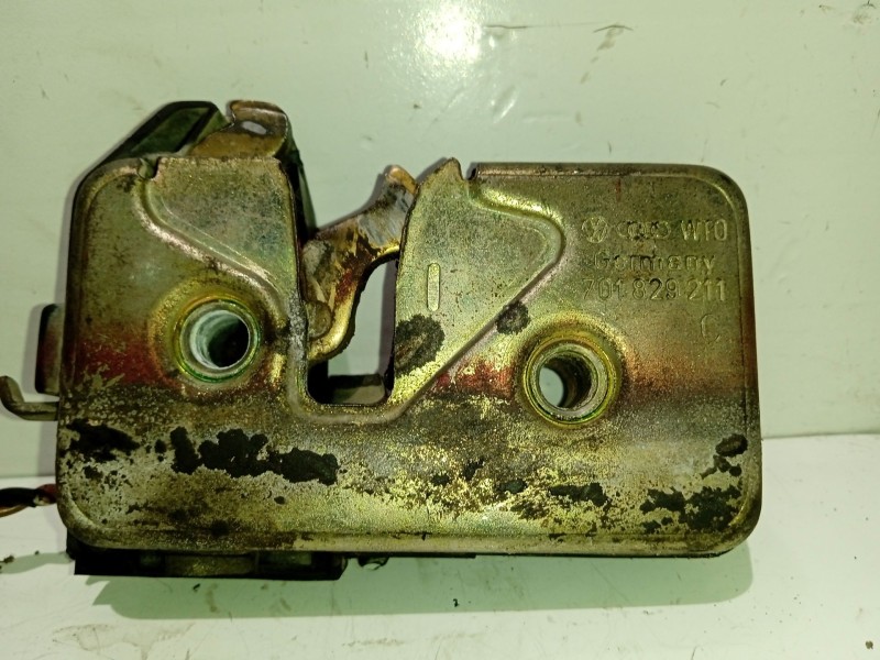 Recambio de cerradura maletero / porton para volkswagen caravelle referencia OEM IAM 701829211C  