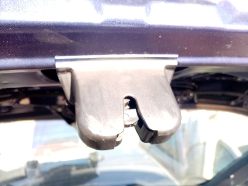 Recambio de cerradura maletero / porton para audi a3 (8l1) 1.9 tdi referencia OEM IAM 8D9827565C  