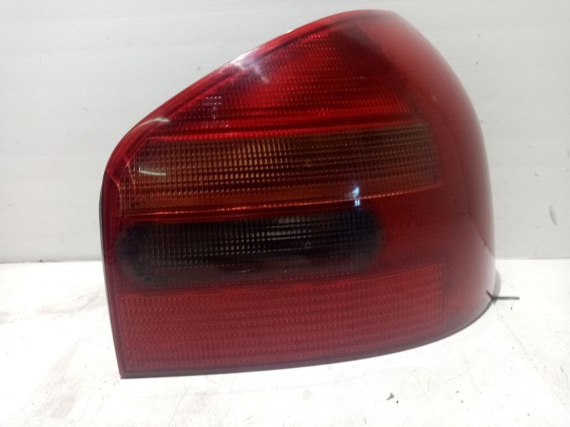 Recambio de piloto trasero derecho para audi a3 (8l1) 1.9 tdi referencia OEM IAM 8L0945096A  