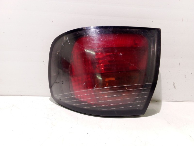 Recambio de piloto trasero derecho para nissan primera berlina (p11) referencia OEM IAM   