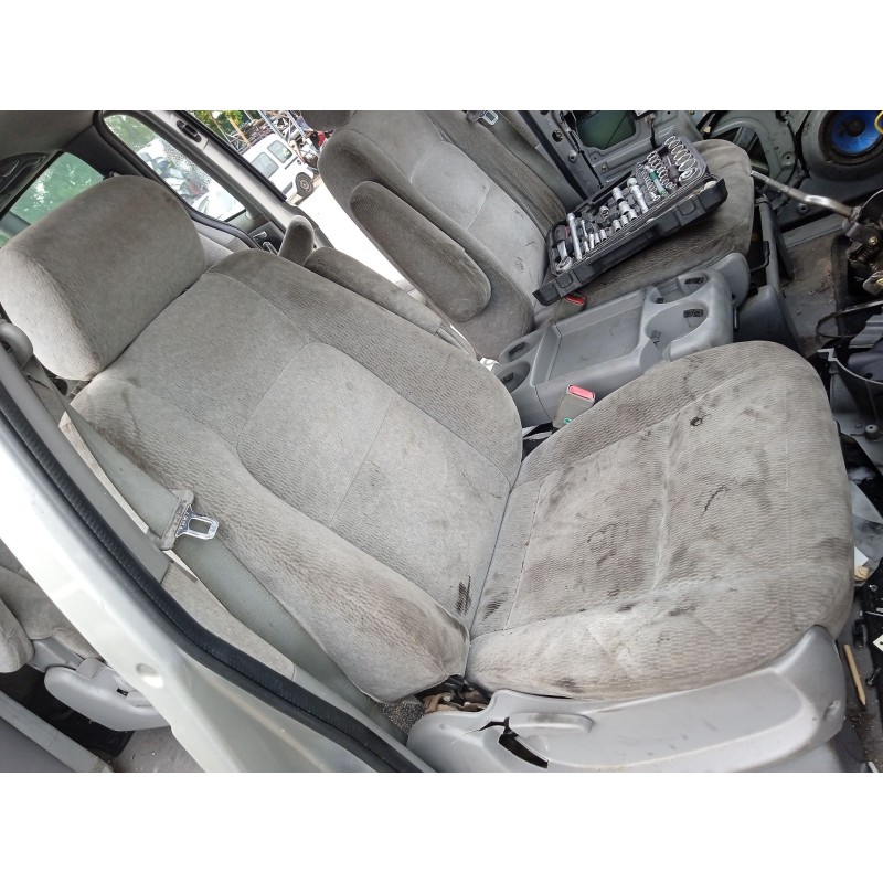 Recambio de asiento delantero derecho para kia carnival ii (gq) 2.9 crdi referencia OEM IAM 884104D170  