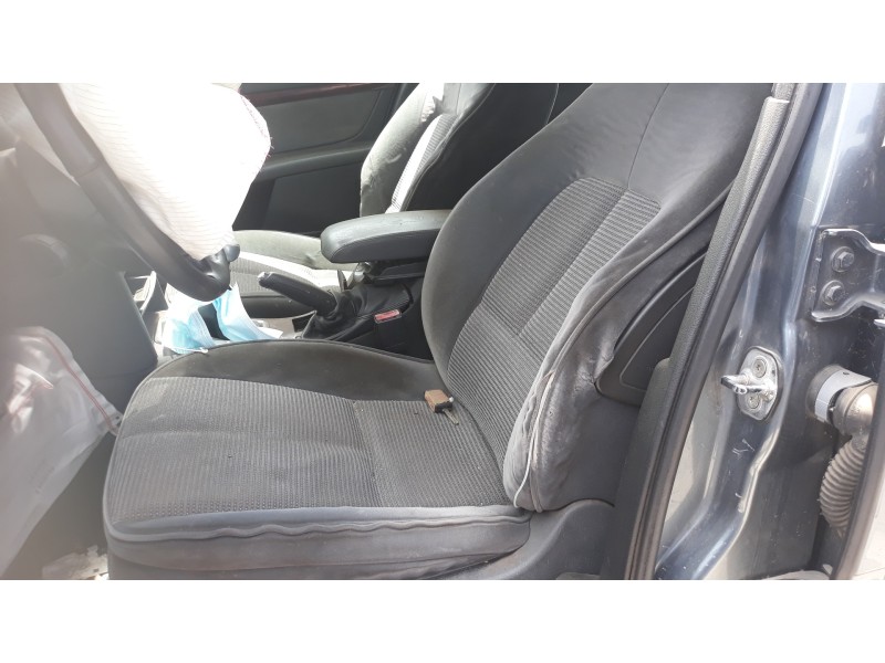 peugeot 407 sw 2.0 16v hdi fap cat (rhr / dw10bted4)   |   0.04 - ... | 2004 | 136 cv / 100 kw del año 2004