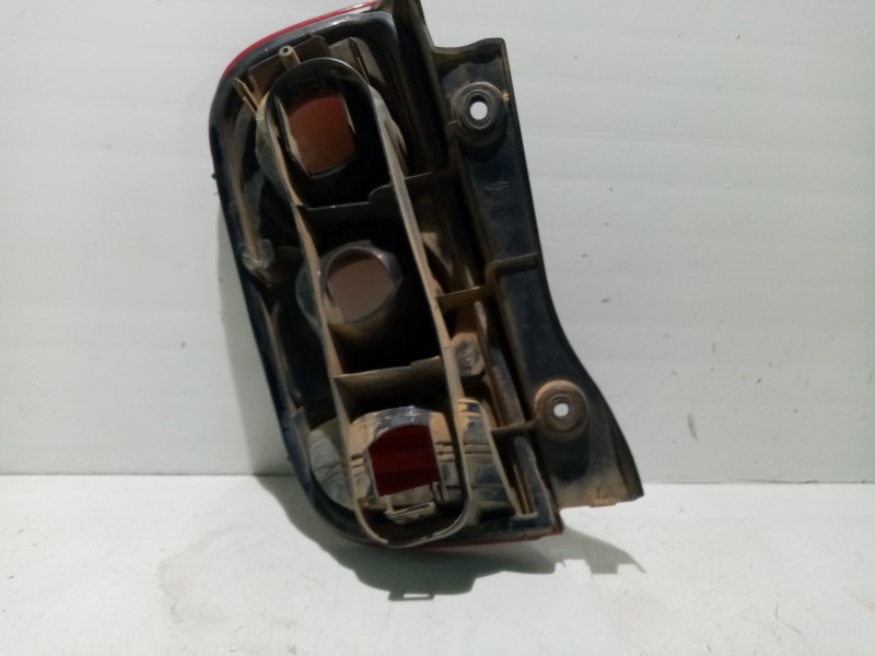 Recambio de piloto trasero derecho para nissan micra iii (k12) 1.2 16v referencia OEM IAM B6550AX720  