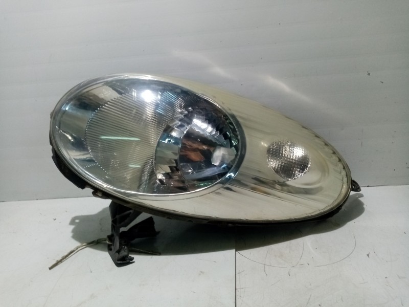 Recambio de faro izquierdo para nissan micra iii (k12) 1.2 16v referencia OEM IAM 26060BC500  