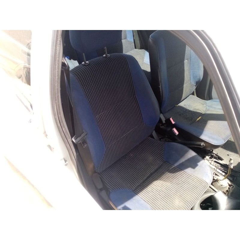 Recambio de asiento delantero derecho para peugeot 106 ii (1a_, 1c_) 1.5 d referencia OEM IAM 8850TS  