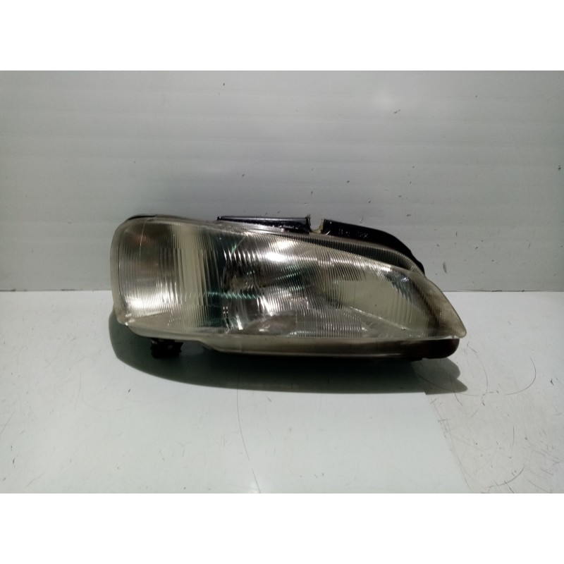 Recambio de faro derecho para peugeot 106 ii (1a_, 1c_) 1.5 d referencia OEM IAM 6205P4  