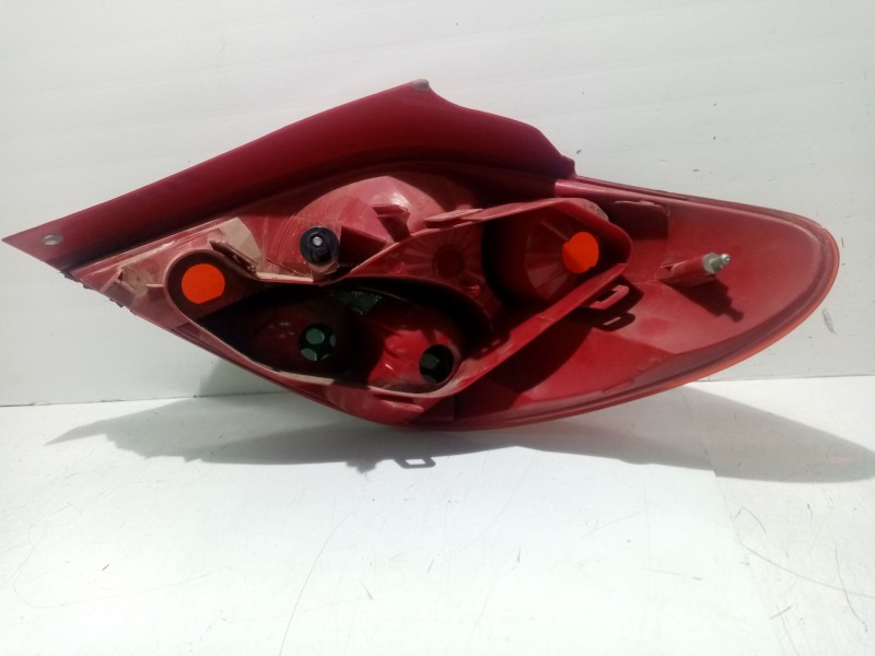 Recambio de piloto trasero izquierdo para peugeot 207/207+ (wa_, wc_) 1.4 referencia OEM IAM 6350Y7  