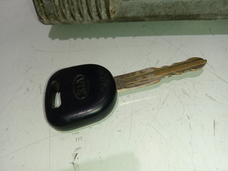 Recambio de centralita motor uce para kia sephia sedán (fa) 1.5 i referencia OEM IAM K2AC18881A KIT INMOVILIZADOR 