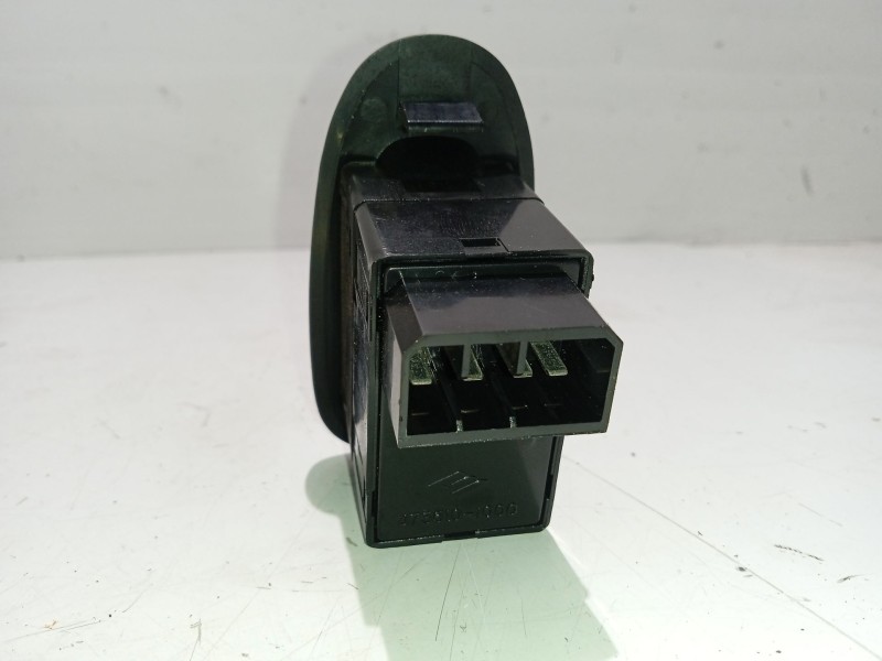 Recambio de mando elevalunas trasero derecho para kia sephia sedán (fa) 1.5 i referencia OEM IAM 4735101000  