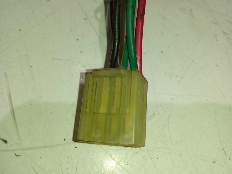 Recambio de portalamparas para kia sephia sedán (fa) 1.5 i referencia OEM IAM    Recambio de portalamparas para kia sephia sedán (fa) 1.5 i referencia OEM IAM