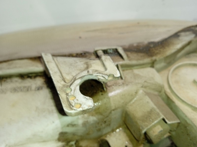 Recambio de faro derecho para kia sephia sedán (fa) 1.5 i referencia OEM IAM 0K2AC51030A 0K2AG51030A 