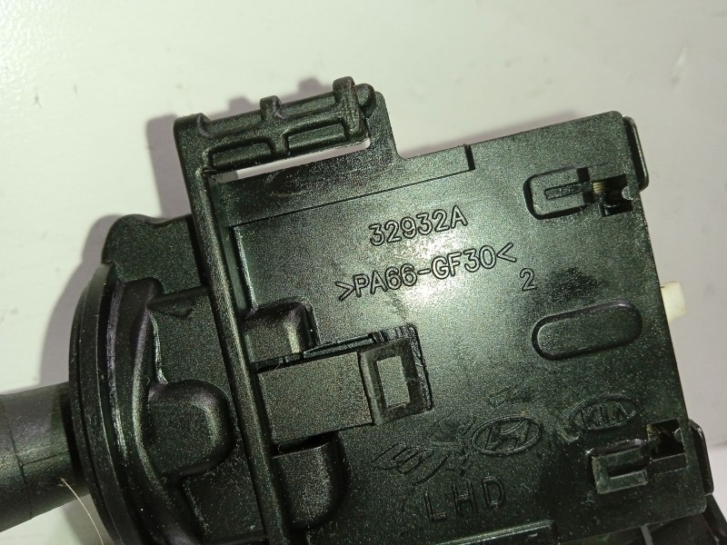 Recambio de mando intermitentes para kia picanto 1.1 crdi cat referencia OEM IAM 32932A  