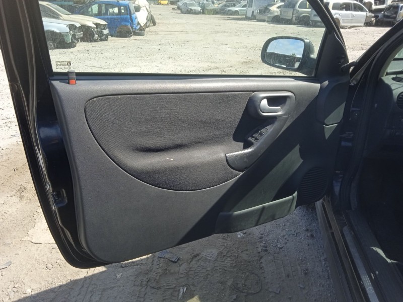 opel corsa c (x01) del año 2005