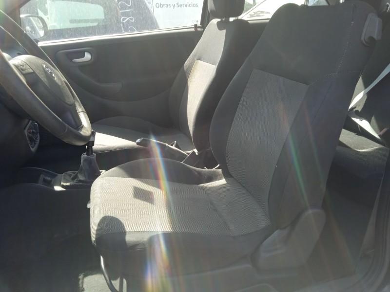 opel corsa c (x01) del año 2005
