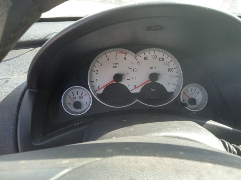 opel corsa c (x01) del año 2005