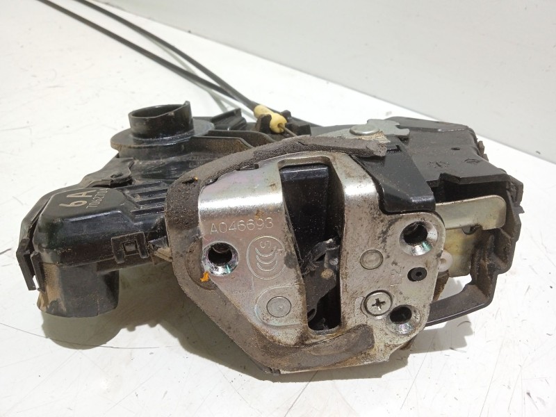 Recambio de cerradura puerta delantera izquierda para toyota rav 4 iii (_a3_) 2.2 d 4wd (ala30_) referencia OEM IAM 6904042241  