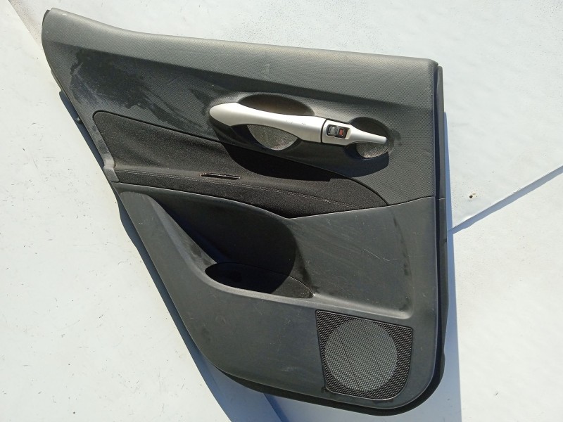 Recambio de guarnecido puerta trasera izquierda para toyota auris (_e15_) 1.4 d-4d (nde150_) referencia OEM IAM 6778802010  