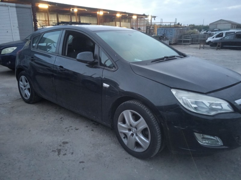 opel astra j (p10) del año 2011