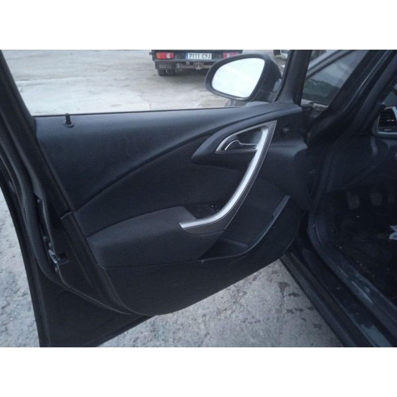 opel astra j (p10) del año 2011