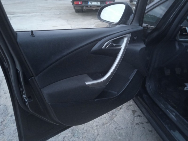 opel astra j (p10) del año 2011